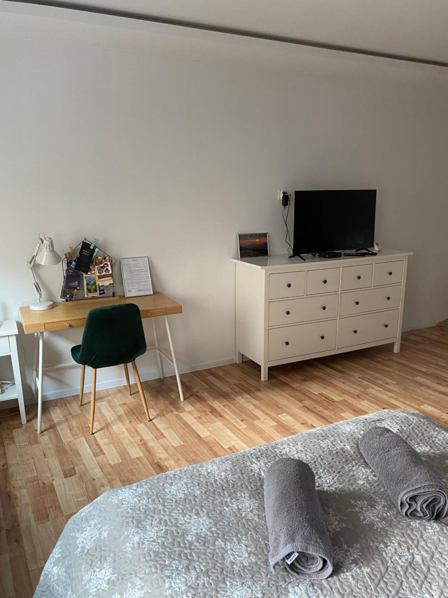 Apartament Pogodny Єленя-Ґура Екстер'єр фото